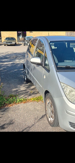 Mitsubishi Colt 3 of 5