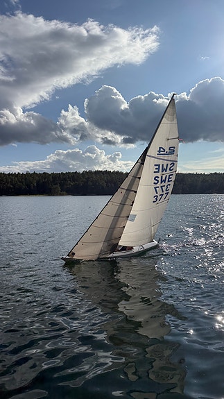 2.4mR "Minitolva" till salu. 3 of 4