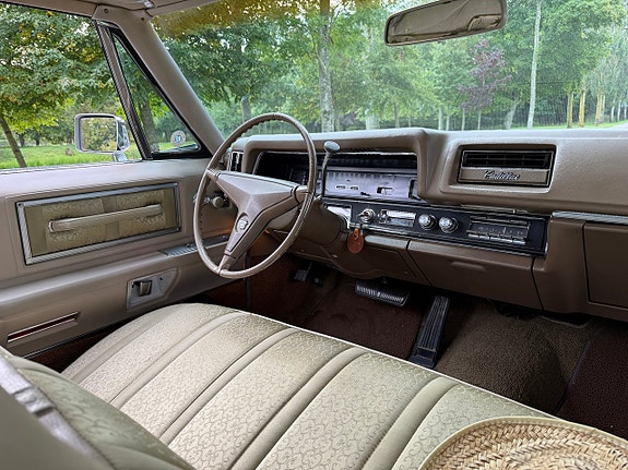 Cadillac Calais 22 of 28
