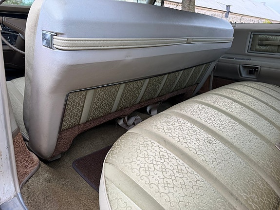 Cadillac Calais 17 of 28