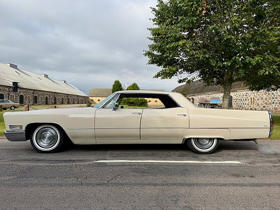 Cadillac Calais 7 of 28