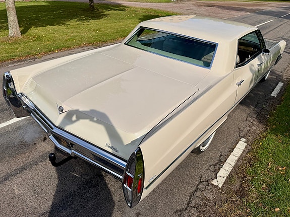 Cadillac Calais 12 of 28