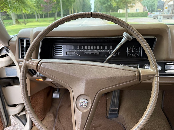 Cadillac Calais 16 of 28