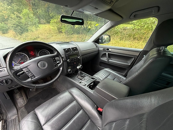 Volkswagen Touareg 3 of 4