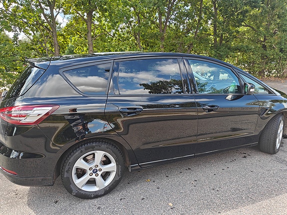Ford S-MAX 8 of 10