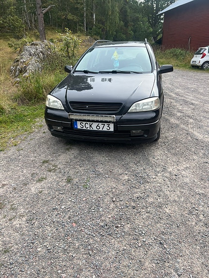 Opel Astra 2 of 8