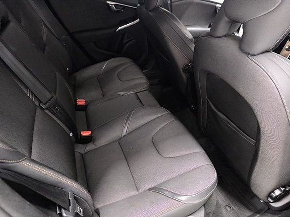 Volvo V40 Cross Country 9 of 10