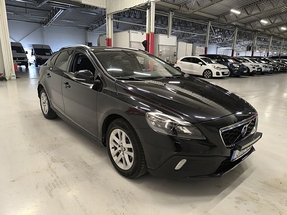 Volvo V40 Cross Country 3 of 10