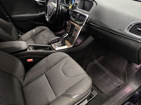 Volvo V40 Cross Country 10 of 10