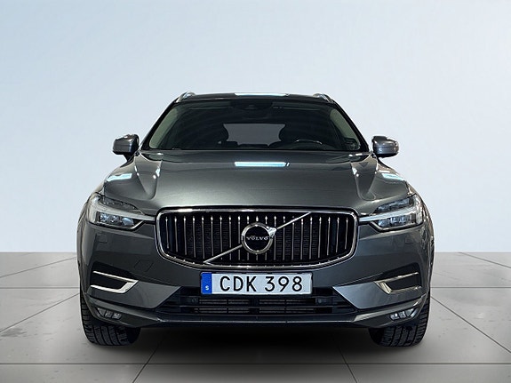 Volvo XC60 2 of 19