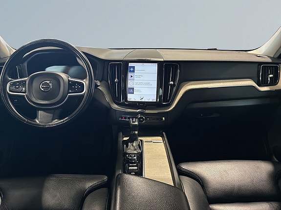 Volvo XC60 8 of 19