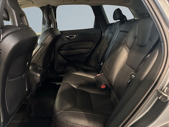 Volvo XC60 11 of 19