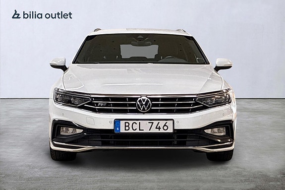 Volkswagen Passat 3 of 29