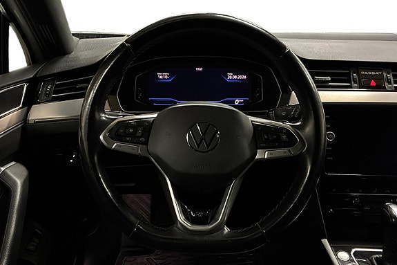 Volkswagen Passat 15 of 29