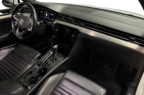 Volkswagen Passat 14 of 29