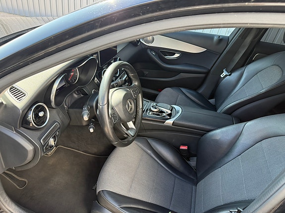 Mercedes-Benz C200 13 of 14