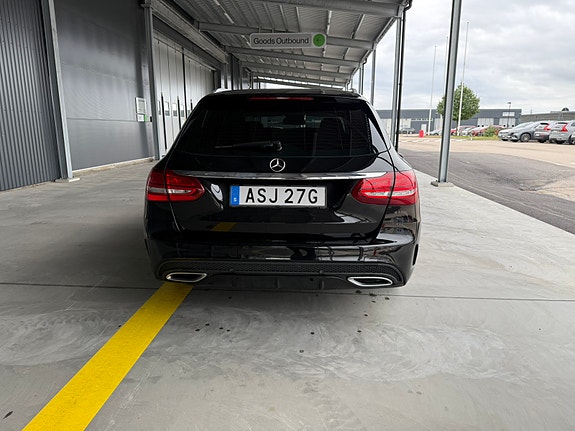 Mercedes-Benz C200 12 of 14