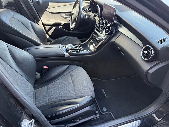 Mercedes-Benz C200 14 of 14