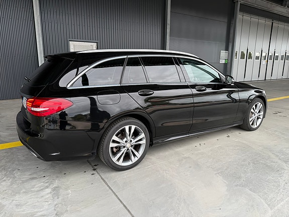 Mercedes-Benz C200 10 of 14