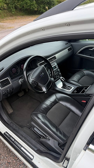 Volvo V70 4 of 10