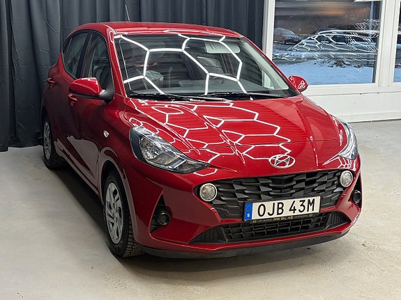 Hyundai i10 2 of 13
