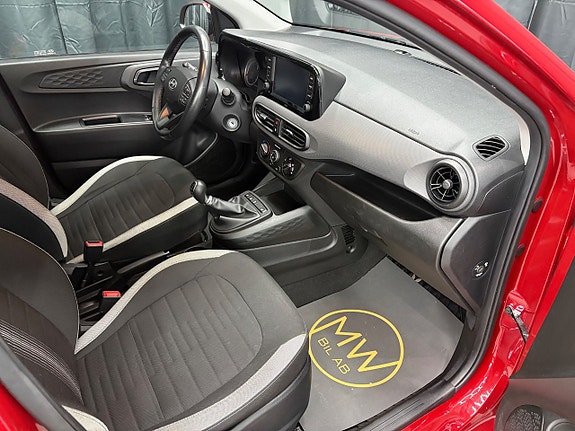 Hyundai i10 6 of 13