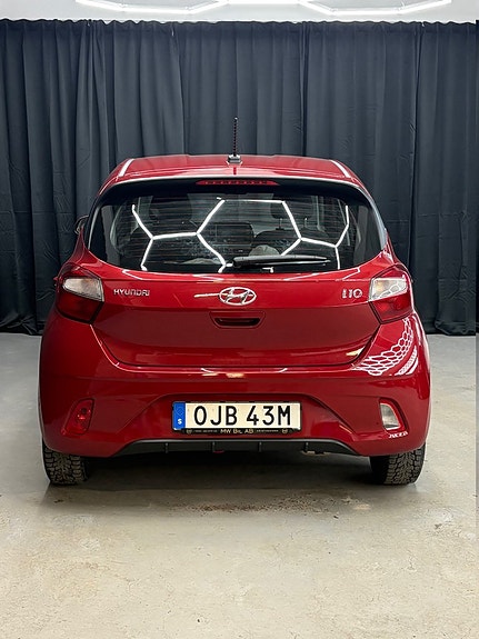 Hyundai i10 9 of 13