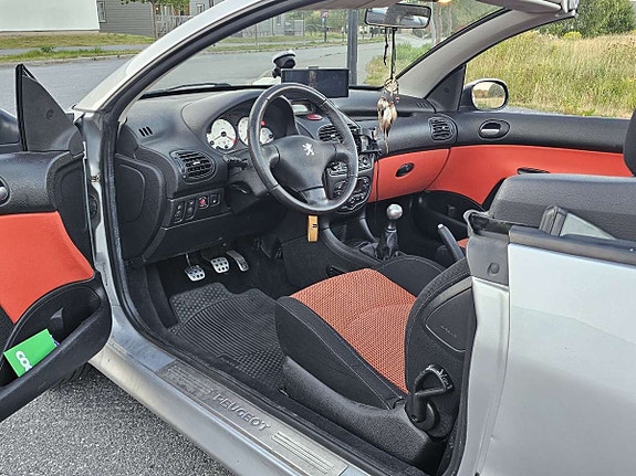 Peugeot 206 CC 4 of 6