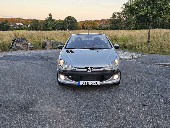 Peugeot 206 CC 2 of 6