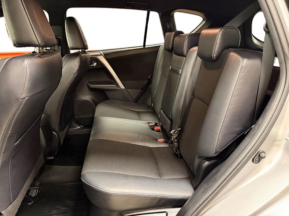 Toyota RAV4 11 of 20