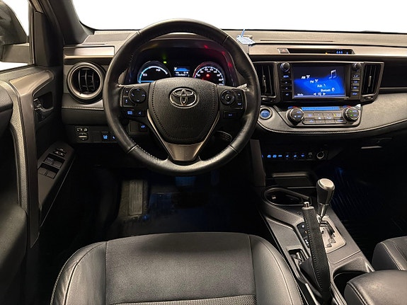 Toyota RAV4 9 of 20
