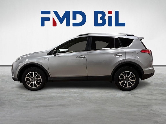 Toyota RAV4 2 of 20