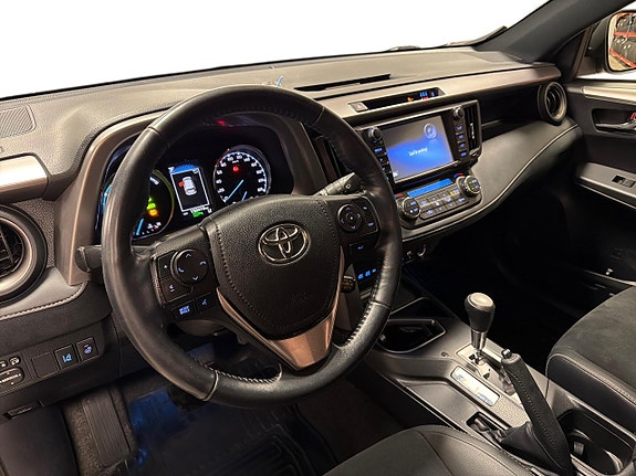 Toyota RAV4 8 of 20