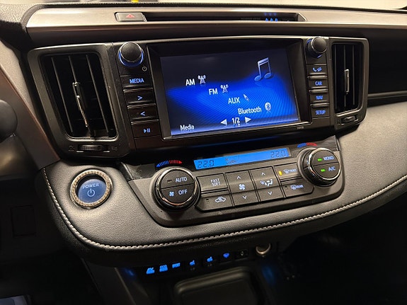 Toyota RAV4 13 of 20