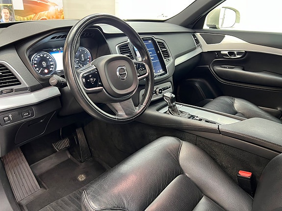 Volvo XC90 17 of 29