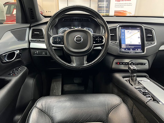 Volvo XC90 16 of 29