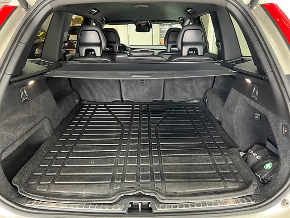 Volvo XC90 13 of 29