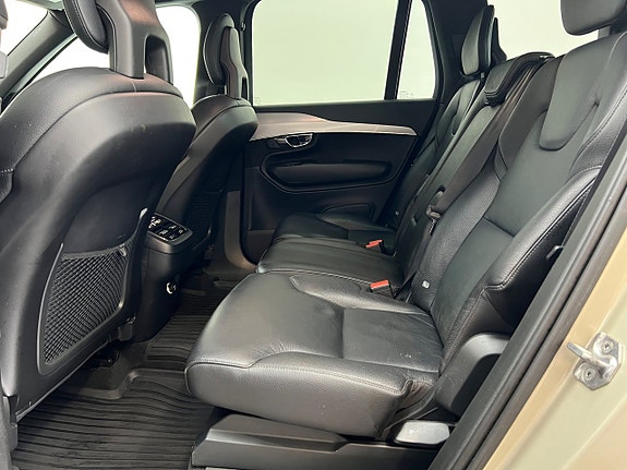 Volvo XC90 27 of 29