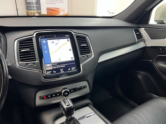 Volvo XC90 18 of 29