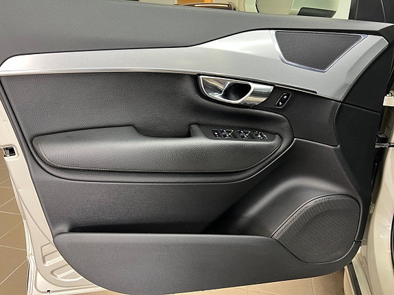 Volvo XC90 23 of 29