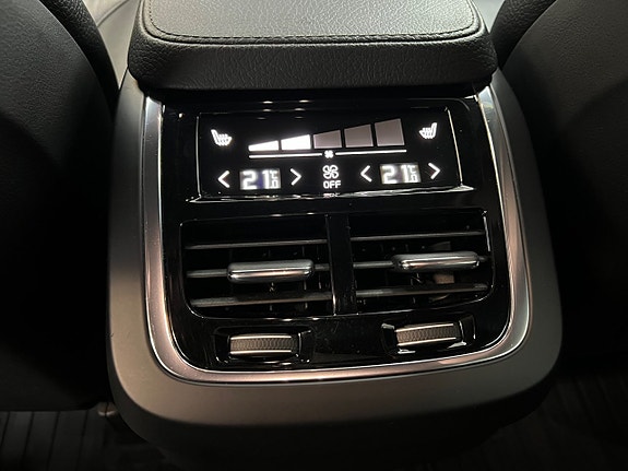 Volvo XC90 28 of 29