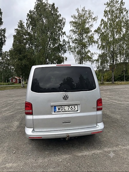 Volkswagen Caravelle 4 of 4
