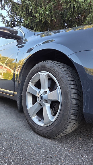 Volkswagen Passat 13 of 17