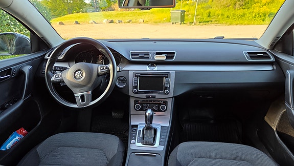 Volkswagen Passat 6 of 17