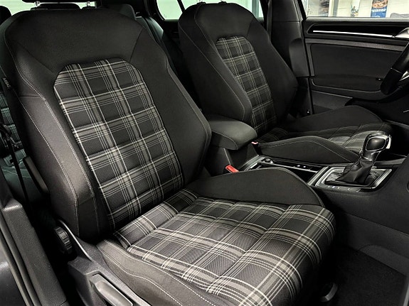 Volkswagen Golf I 14 of 19