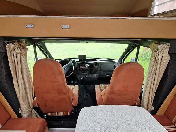 Ford Eura Mobil P675 17 of 20