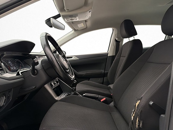 Volkswagen Polo 21 of 29