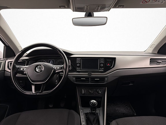 Volkswagen Polo 18 of 29