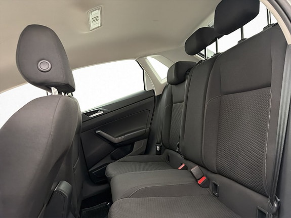 Volkswagen Polo 17 of 29