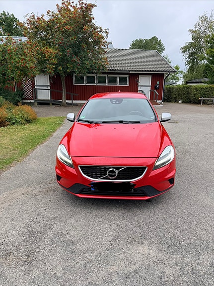 Volvo V40 2 of 6